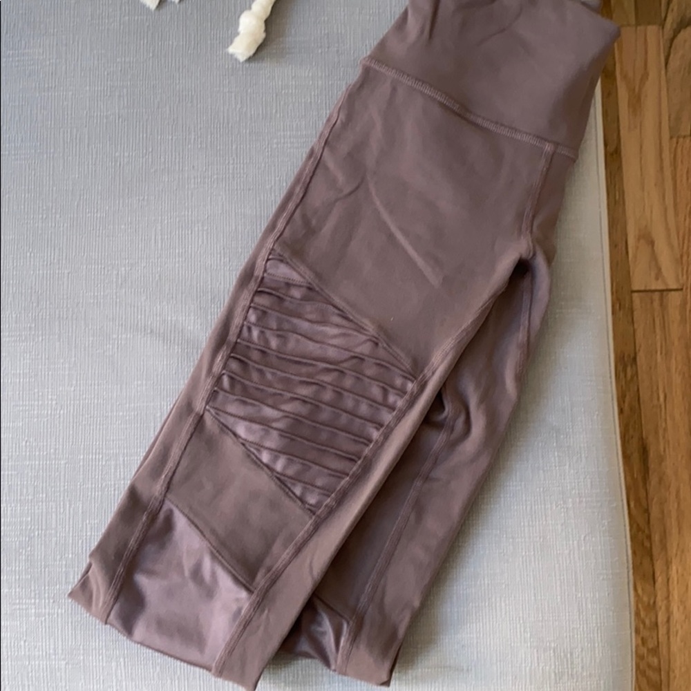 Alo Yoga XS High Waisted Moto Leggings Purple